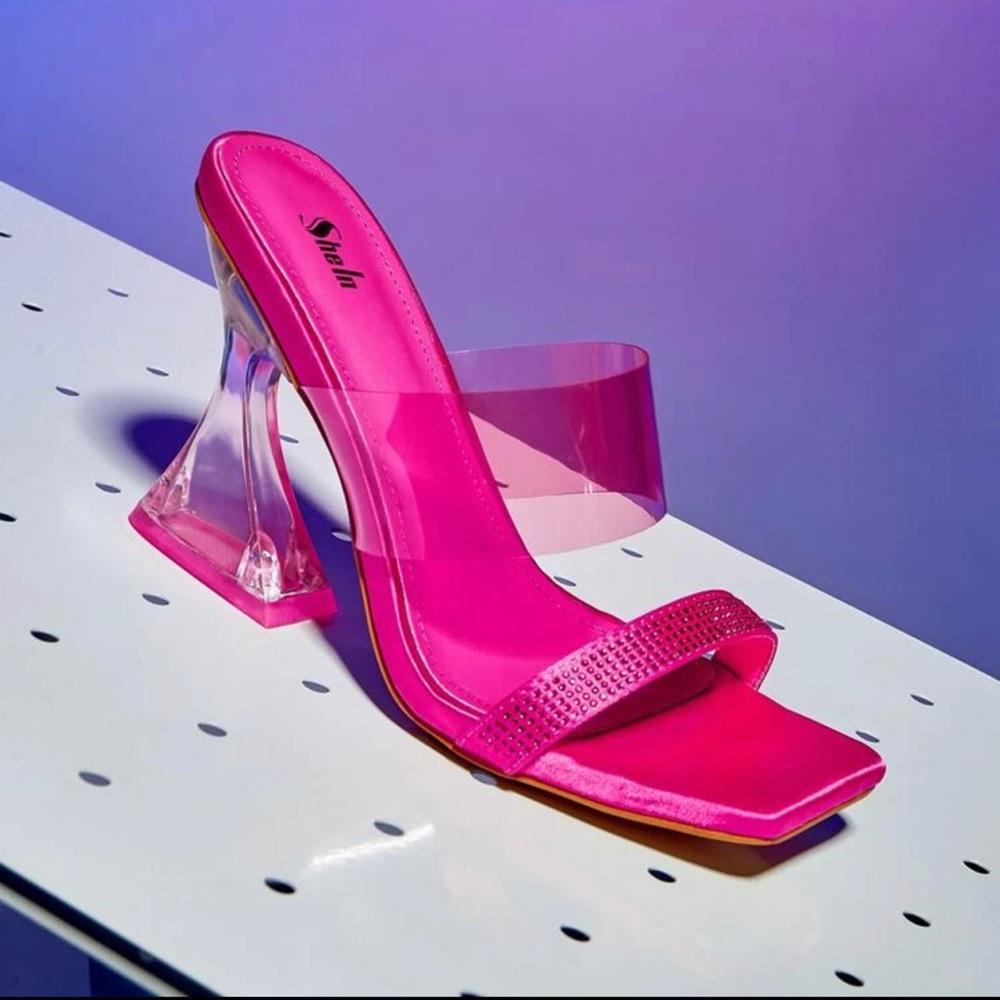 NEVER WORN! Pink 2 strap slant heel mule sandal.